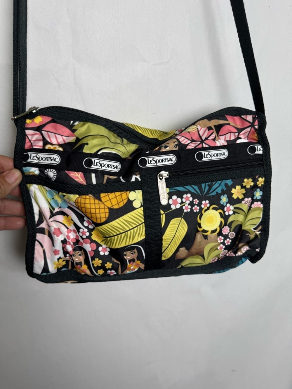 LeSportsac Hawaii Exclusive shoulder or crossbag featuring the Wahine Hula print - Picture 3 of 9